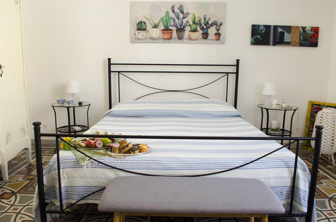 Ingrosso House Bed and Breakfast Lecce Buitenkant foto